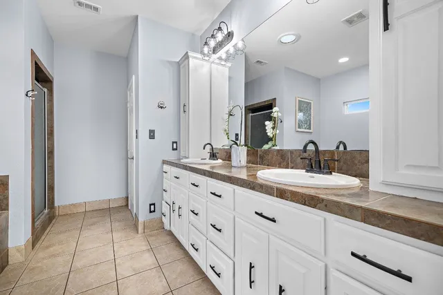 $1,100,000 | 300 County Road 290, Leander, TX 78641