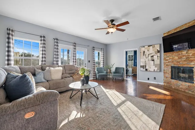 $1,100,000 | 300 County Road 290, Leander, TX 78641