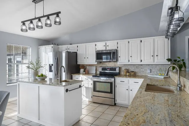 $1,100,000 | 300 County Road 290, Leander, TX 78641