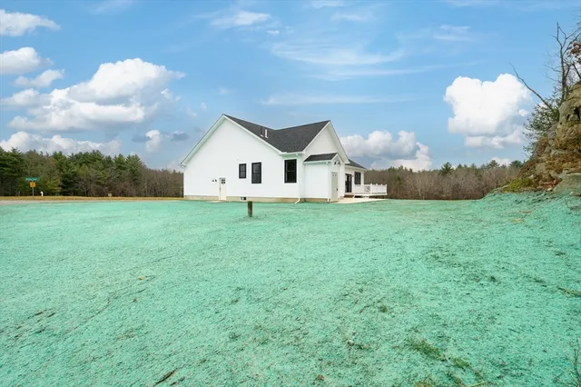 $649,900 | 4 Sunny Crst Lane, Belchertown, MA 01007