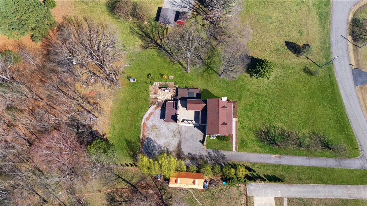 2609 Derby Run Road Springfield, TN 37172 - Photo 43 of 48 an aerial view of a house with a yard