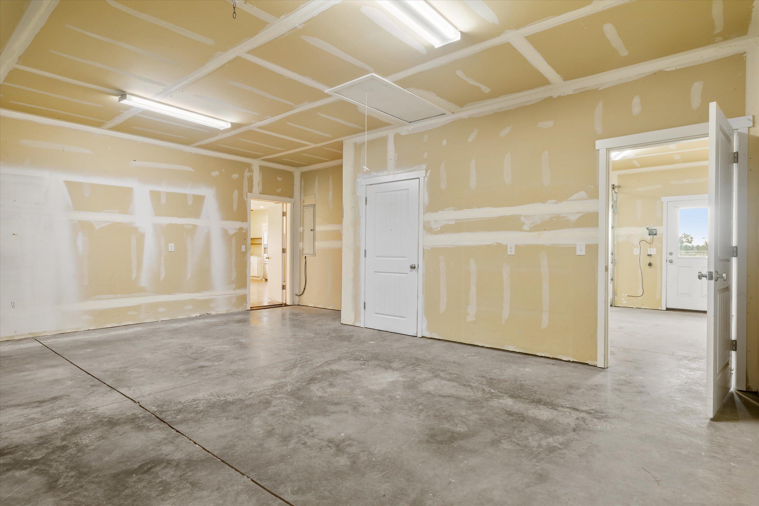 63042 Deschutes Road Bend, OR 97701 - Photo 34 of 58 Garage & interior entry to ADU
