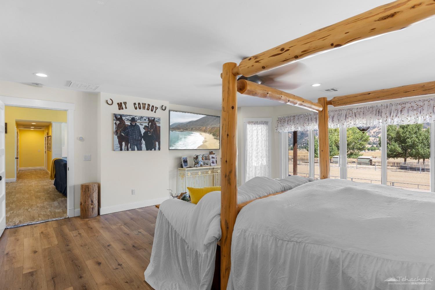 27501 Cumberland Road Tehachapi, CA 93561 - Photo 20 of 39 Main house - primary bedroom