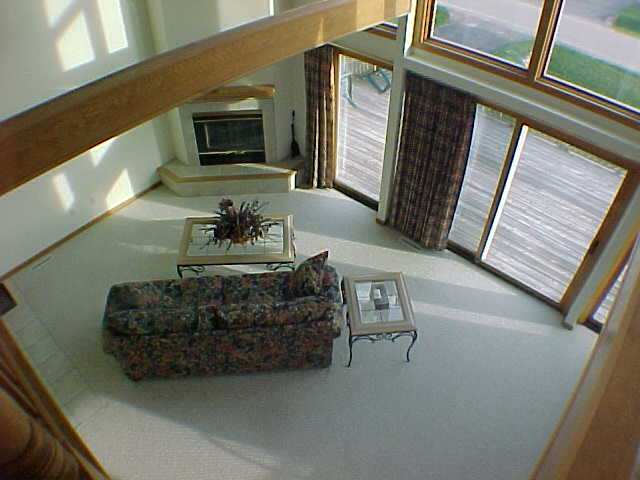 879 Breckenboro Road Lake Summerset, IL 61019 - Photo 4 of 9 a living room with furniture