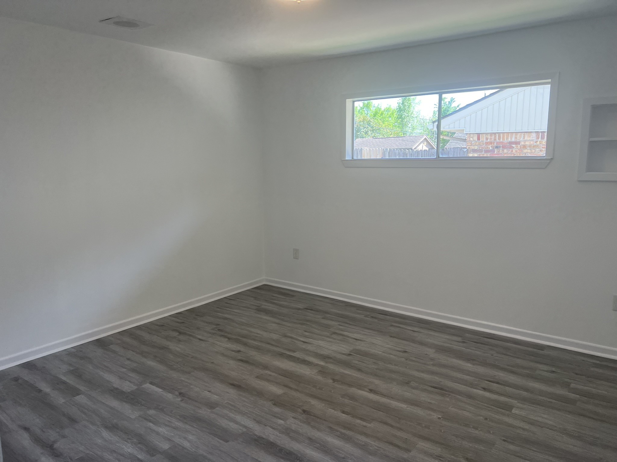 9007 Dunlap Street Houston, TX 77074 - Photo 14 of 22 Bed 1 - over sized