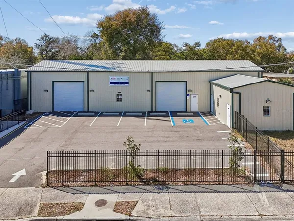 $21 | 2820 North 34th Street, Tampa, FL 33605