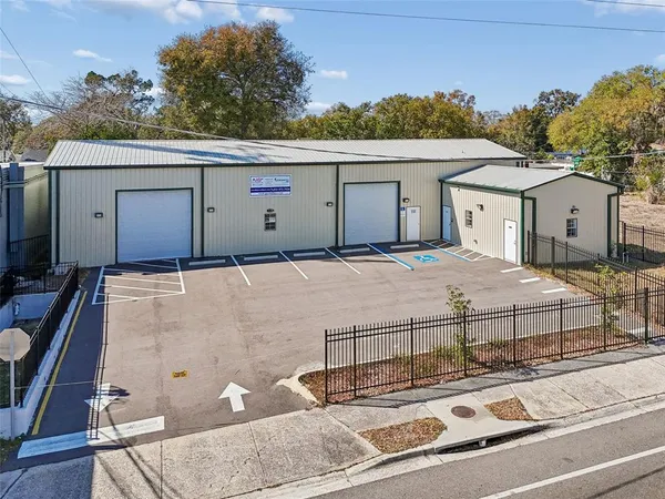 $21 | 2820 North 34th Street, Tampa, FL 33605