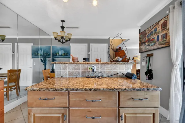 $305,000 | 5204 Waterview Circle, Palm Springs, FL 33461