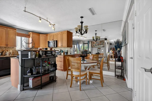 $305,000 | 5204 Waterview Circle, Palm Springs, FL 33461