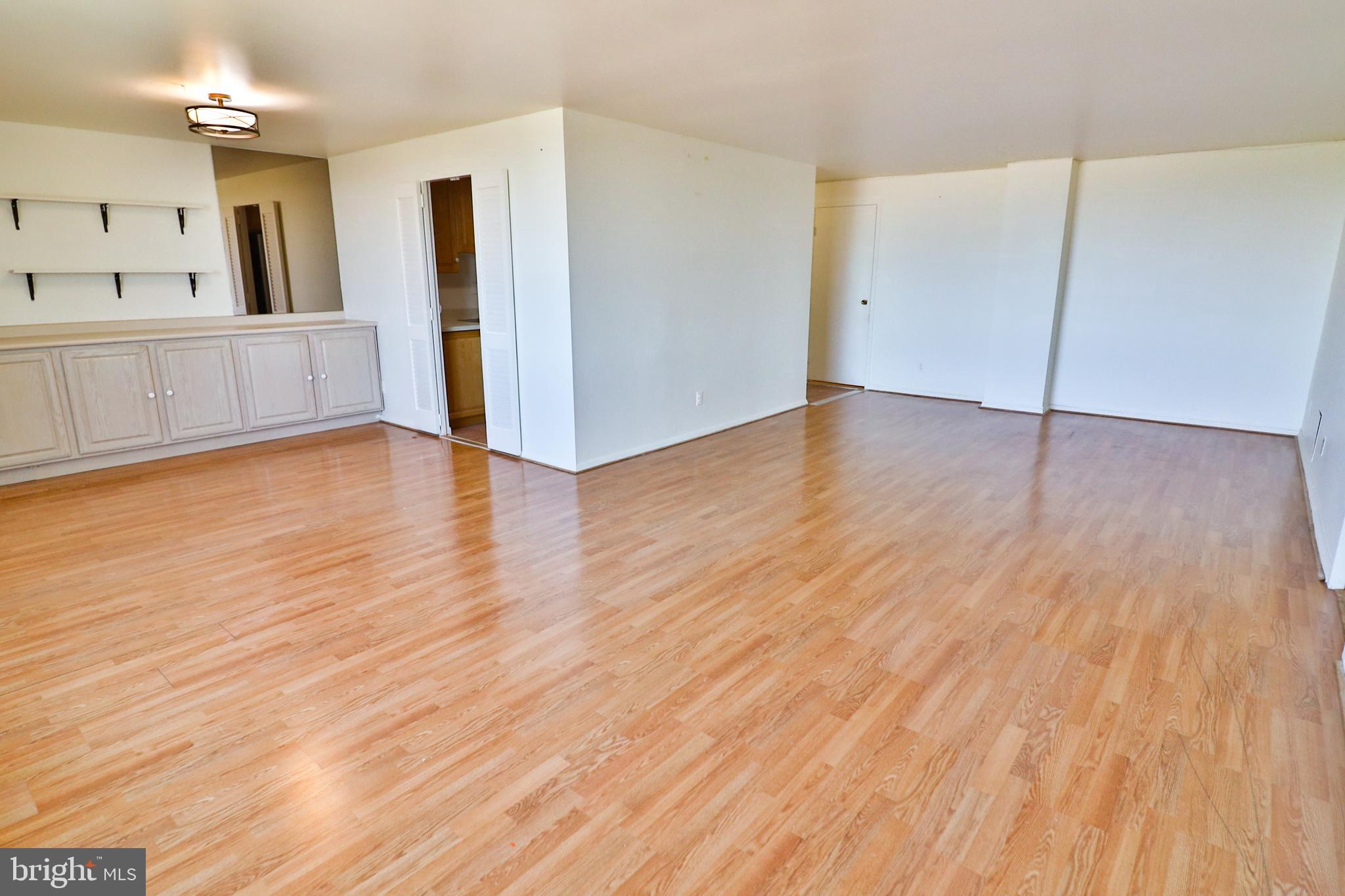 9701 Fields Road, Unit 2501 Gaithersburg, MD 20878 - Photo 5 of 38