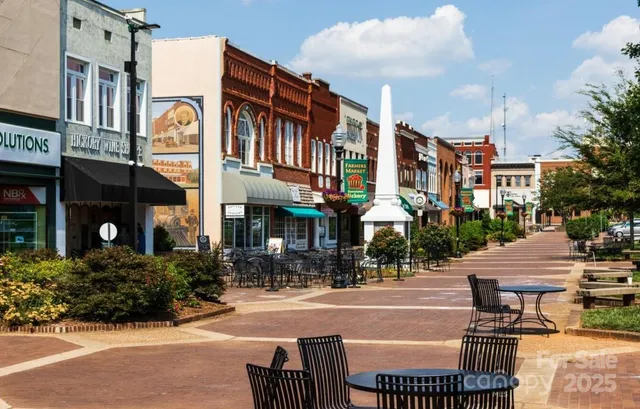 $226,990 | 1034 A 39th Ave Loop Northeast, Hickory, NC 28601