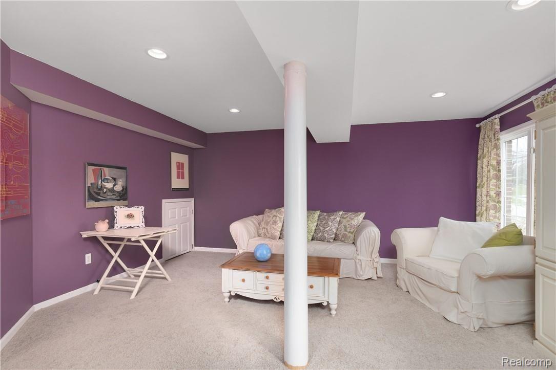 1410 Ross Lane Rochester, MI 48306 - Photo 31 of 45 1410 Ross Ln Rochester MI-print-030-32-1410 Ross Lane Rochester MI-4200x2802-300dpi.jpg