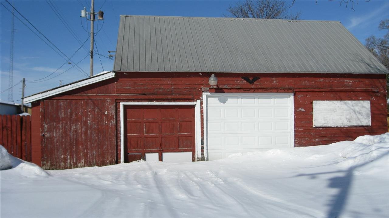 701 North Riverside Boulevard Goshen, IN 46528 - Photo 5 of 7 Gallery Image 5