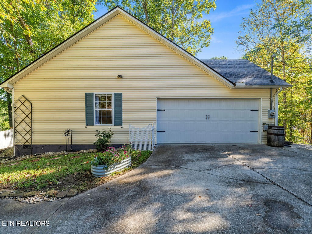 170 Cedar Circle Powell, TN 37849 - Photo 25 of 27 a view of a house with a yard