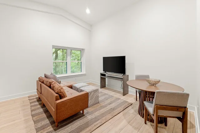 $2,295 | 2929 Miccosukee Road, Unit 2, Tallahassee, FL 32308