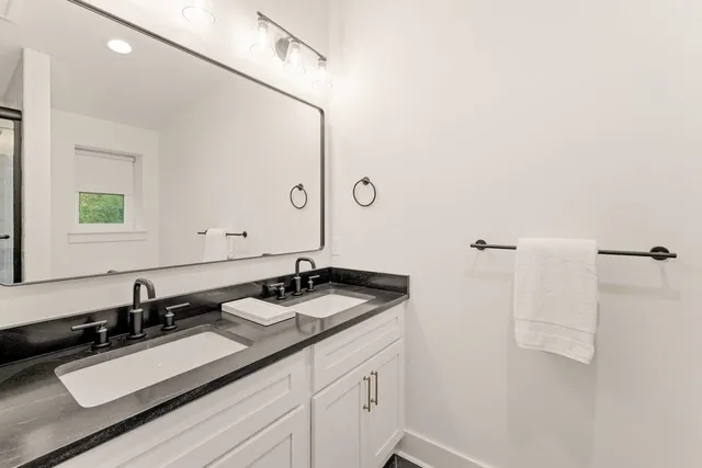 $2,295 | 2929 Miccosukee Road, Unit 2, Tallahassee, FL 32308