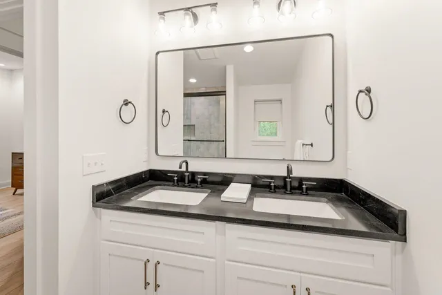 $2,295 | 2929 Miccosukee Road, Unit 2, Tallahassee, FL 32308