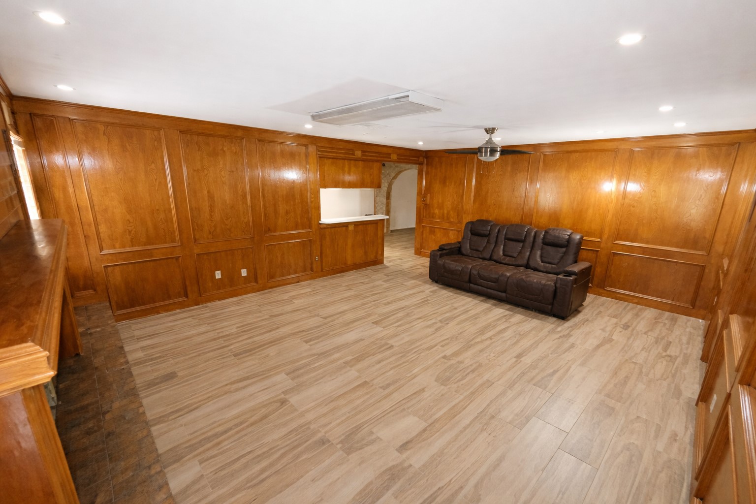 21547 Binford Road Waller, TX 77484 - Photo 13 of 19 a spacious bathroom with a sink and a mirror