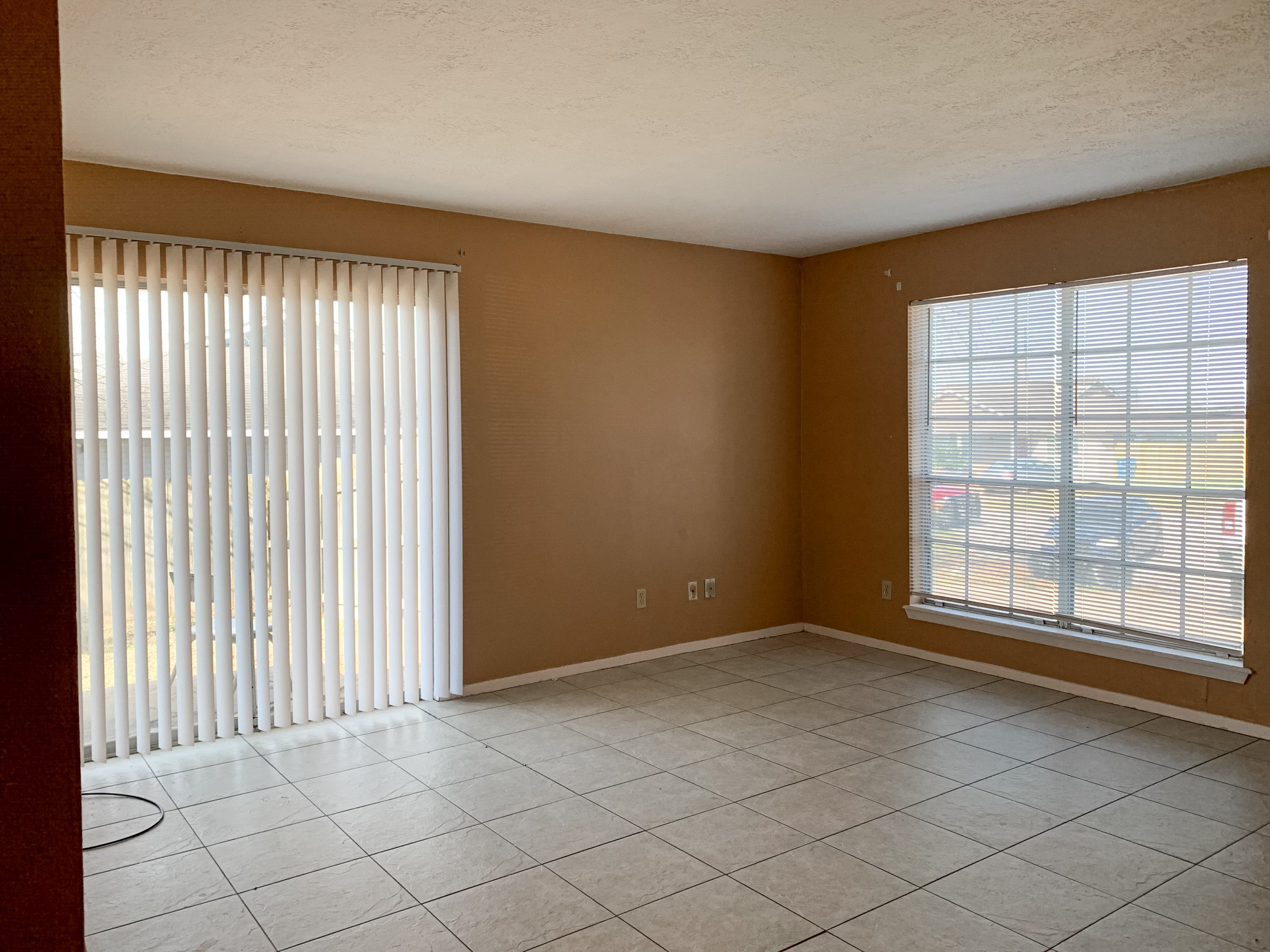 703 Ruth Court, Unit B Navasota, TX 77868 - Photo 4 of 14