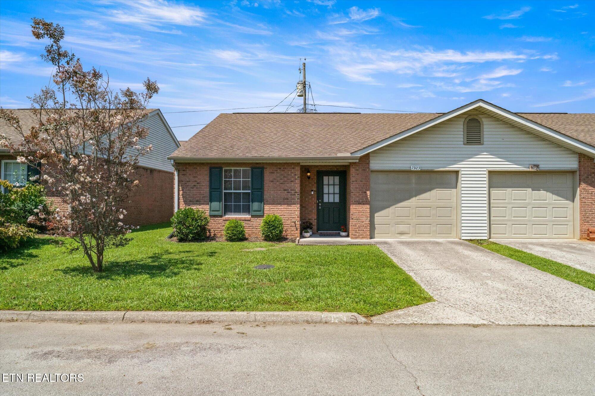 7923 Jenhurst Way Powell, TN 37849 - Photo 1 of 14 01-7923-Jenhurst-Way-Powell-TN-1