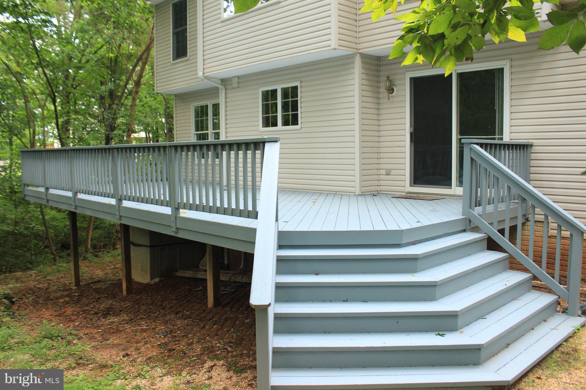 2813 Gillis Road Mount Airy, MD 21771 - Photo 14 of 30 Wide steps to the Deck