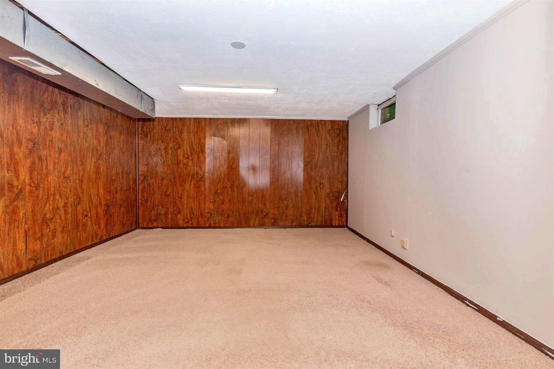 2813 Gillis Road Mount Airy, MD 21771 - Photo 25 of 30 Room downstairs