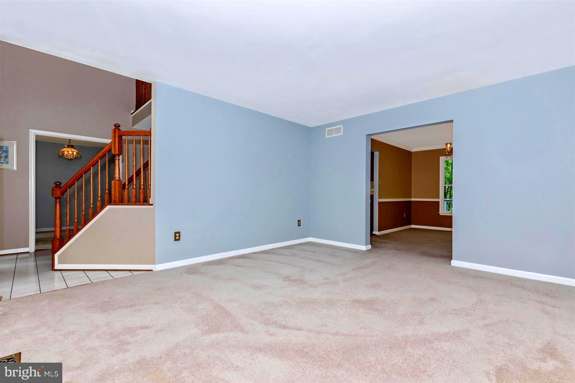 2813 Gillis Road Mount Airy, MD 21771 - Photo 4 of 30 Living Room
