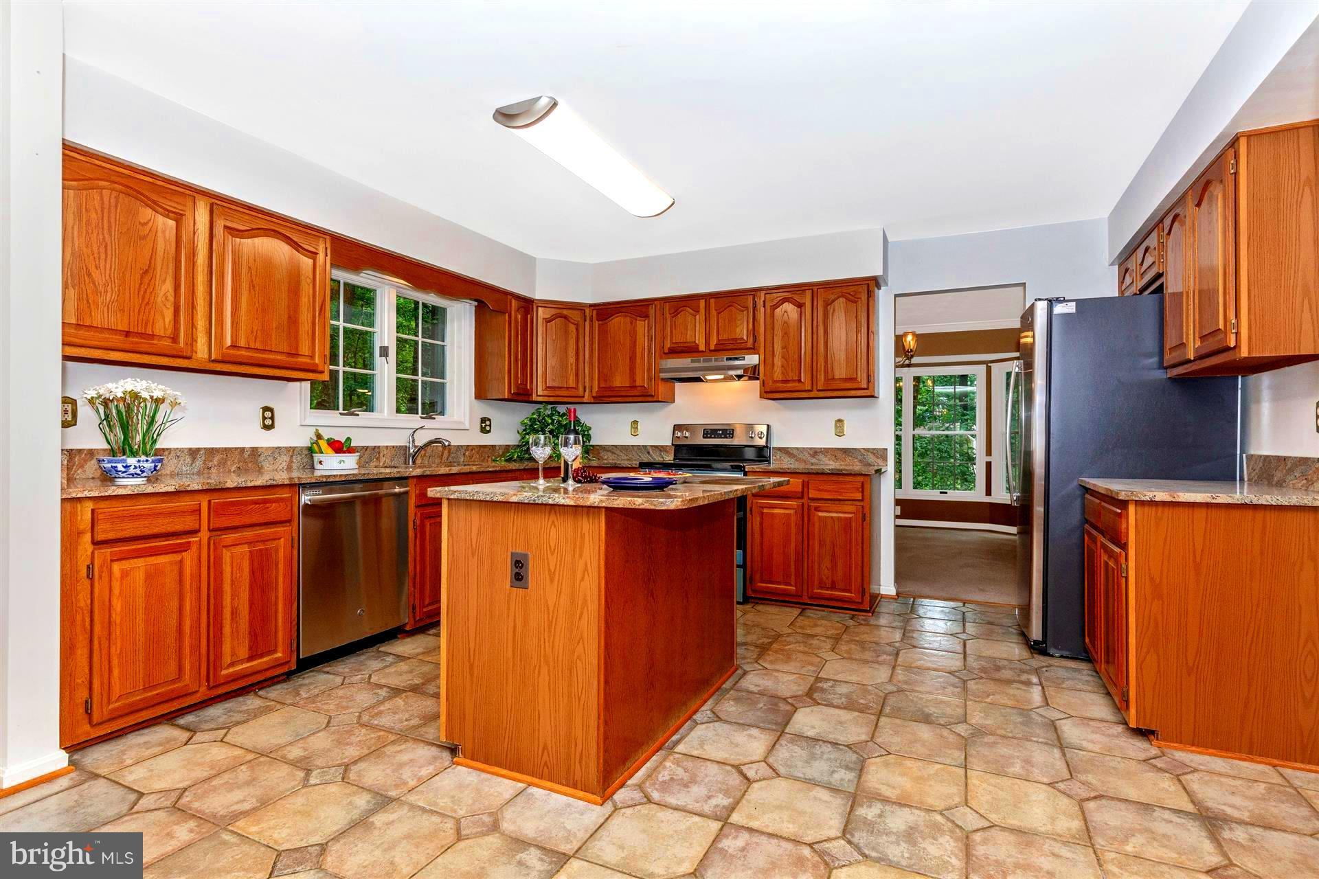 2813 Gillis Road Mount Airy, MD 21771 - Photo 9 of 30 Kitchen Lots of Space