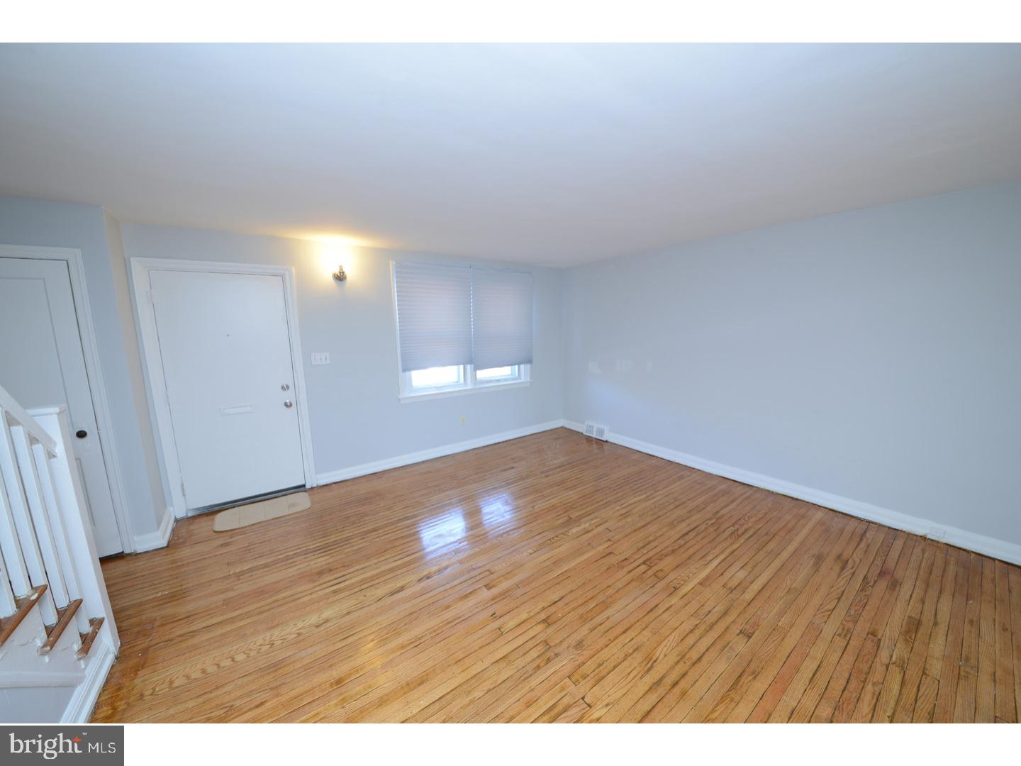 7402 Ruskin Road Philadelphia, PA 19151 - Photo 4 of 21 Living Room