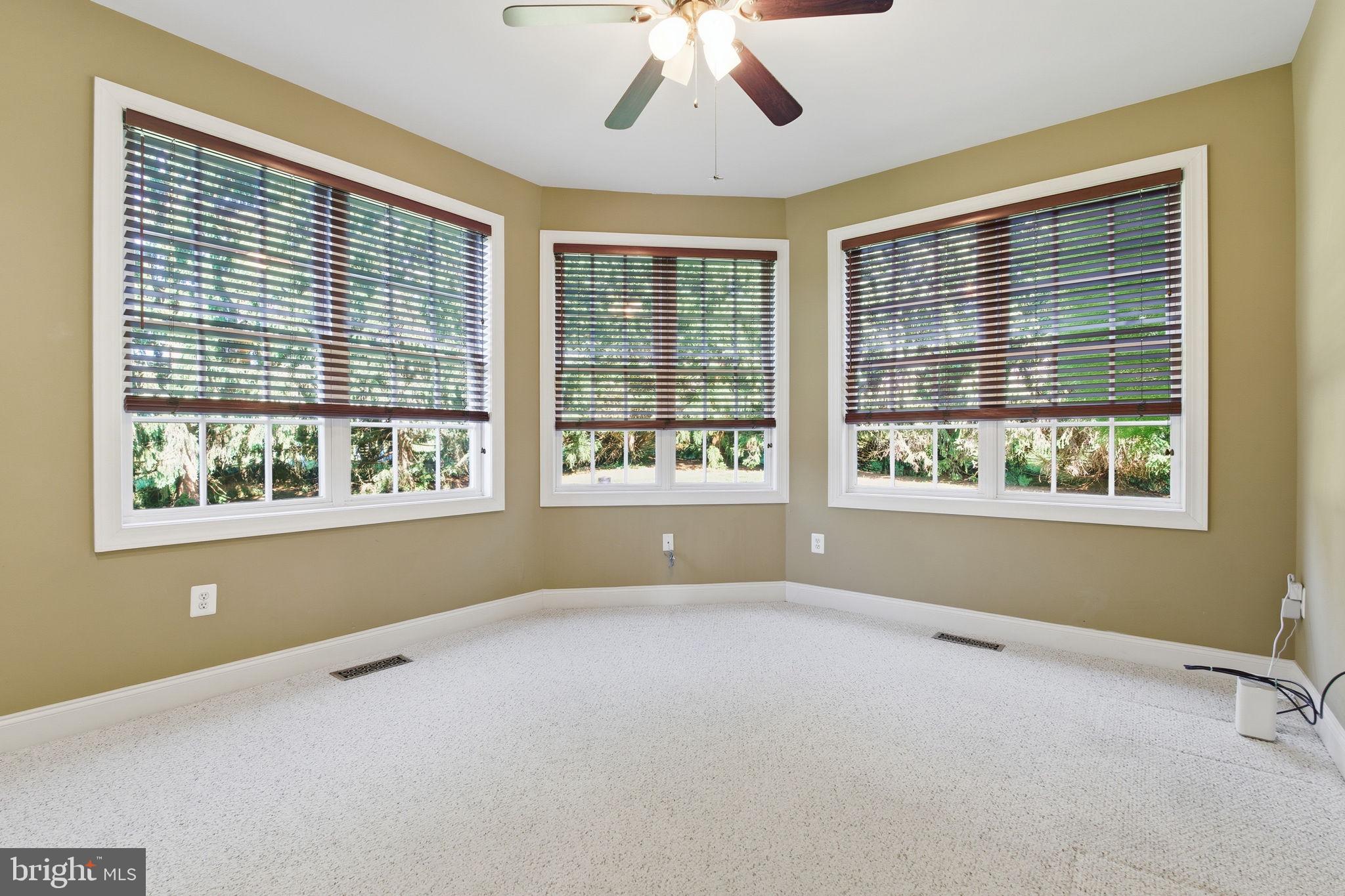 4004 Manor Oaks Road Phoenix, MD 21131 - Photo 20 of 52 Main floor office
