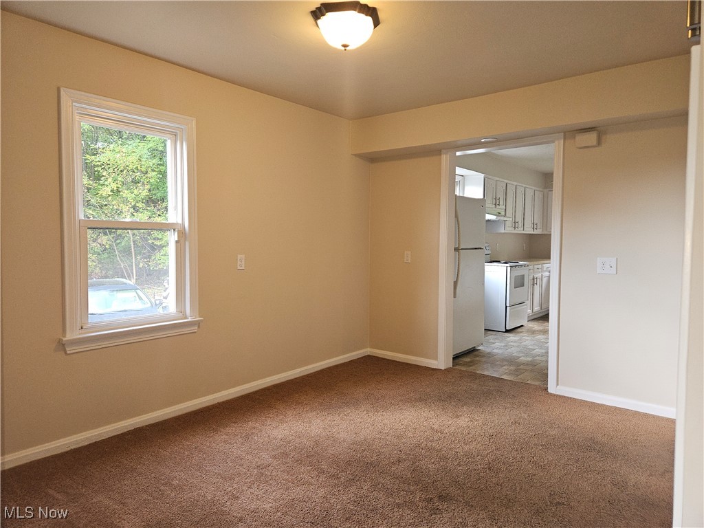 1890 Mathews Road Youngstown, OH 44514 - Photo 7 of 25 Dining Room
