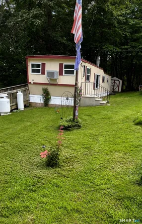 $79,900 | 303 Mohegan Park Road, Norwich, CT 06360