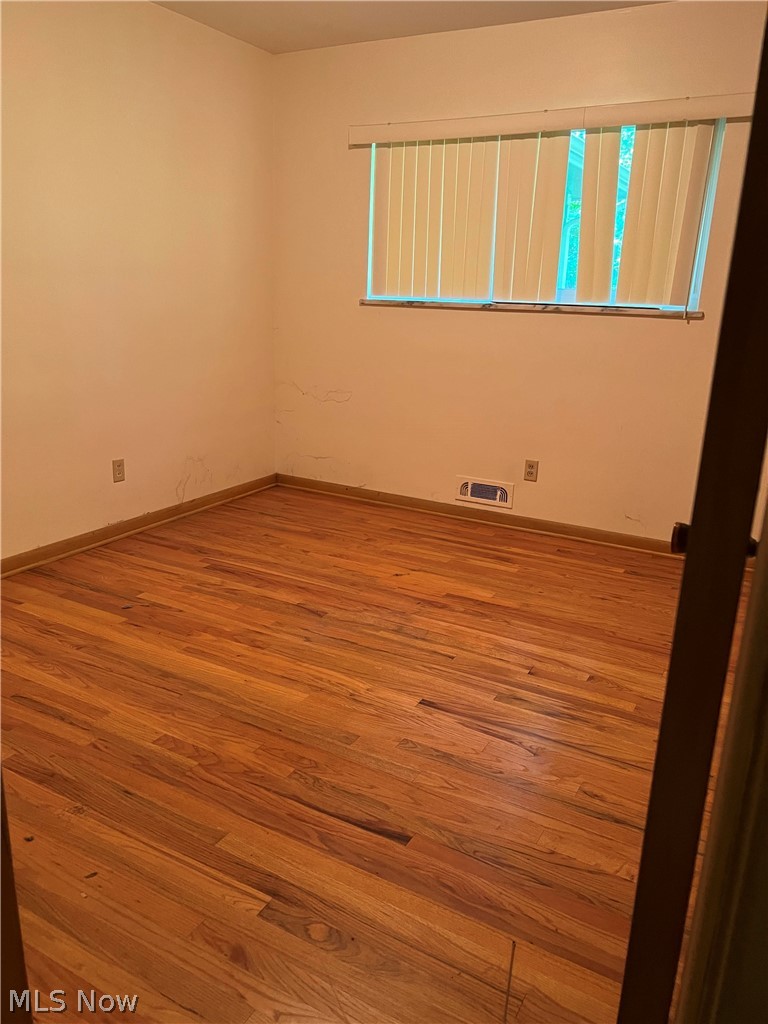 9501 Oakdale Road Cleveland, OH 44129 - Photo 4 of 21 Gallery Image 4
