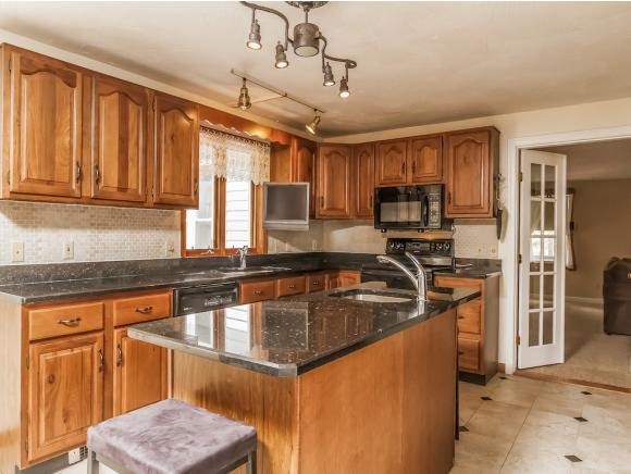 6 Hawthorne Road Londonderry, NH 03053 - Photo 8 of 36 Gallery Image 8