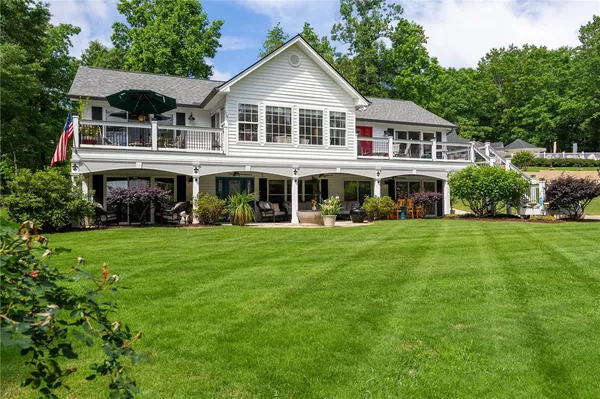 $849,643 | 109 South Shore Drive, Fair Play, SC 29643