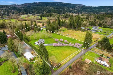 $1,950,000 | 31925 Southeast 40th Street, Fall City, WA 98024
