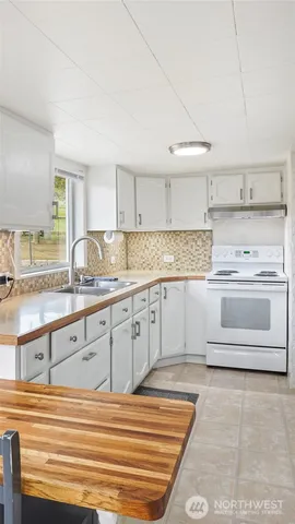 a close view of sink