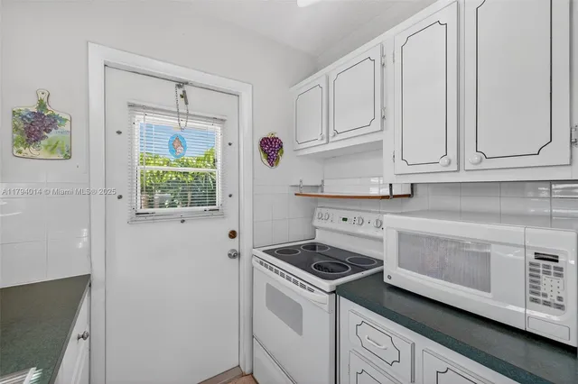 $120,000 | 401 South Golf Boulevard, Unit 270, Pompano Beach, FL 33064