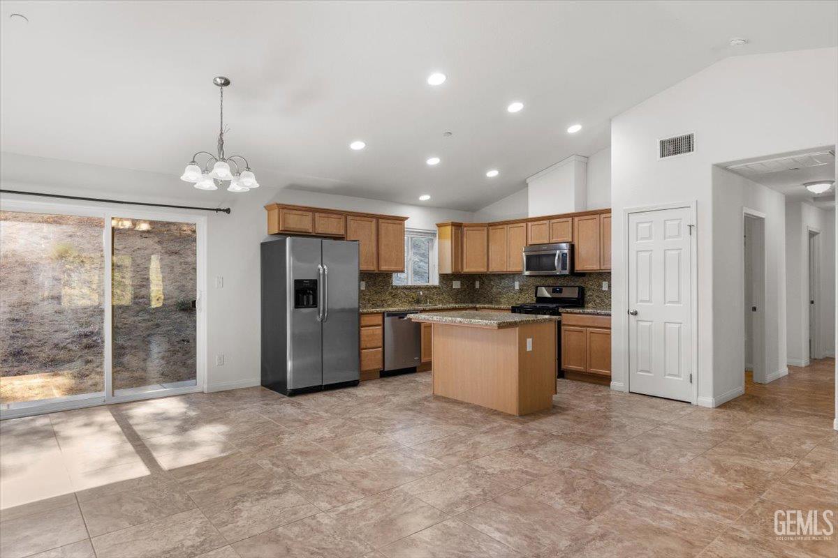 Undisclosed Address Tehachapi, CA 93561 - Photo 6 of 40
