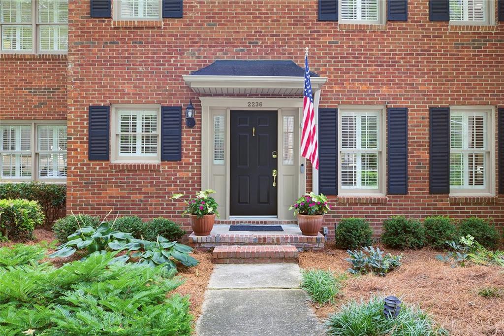 2236 Bohler Road Northwest Atlanta, GA 30327 - Photo 3 of 55