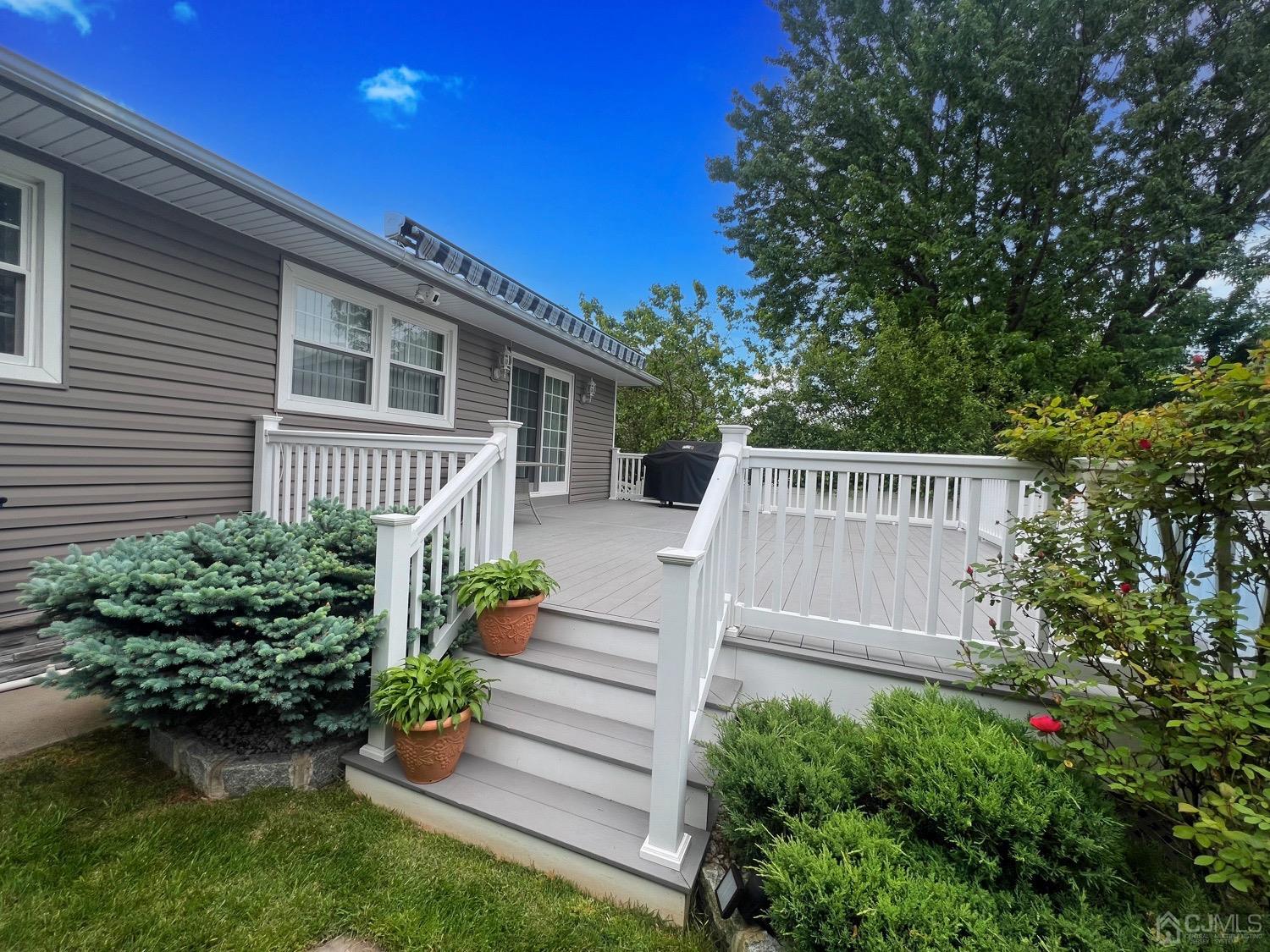 729 Inman Avenue Colonia, NJ 07067 - Photo 21 of 36 Gallery Image 21