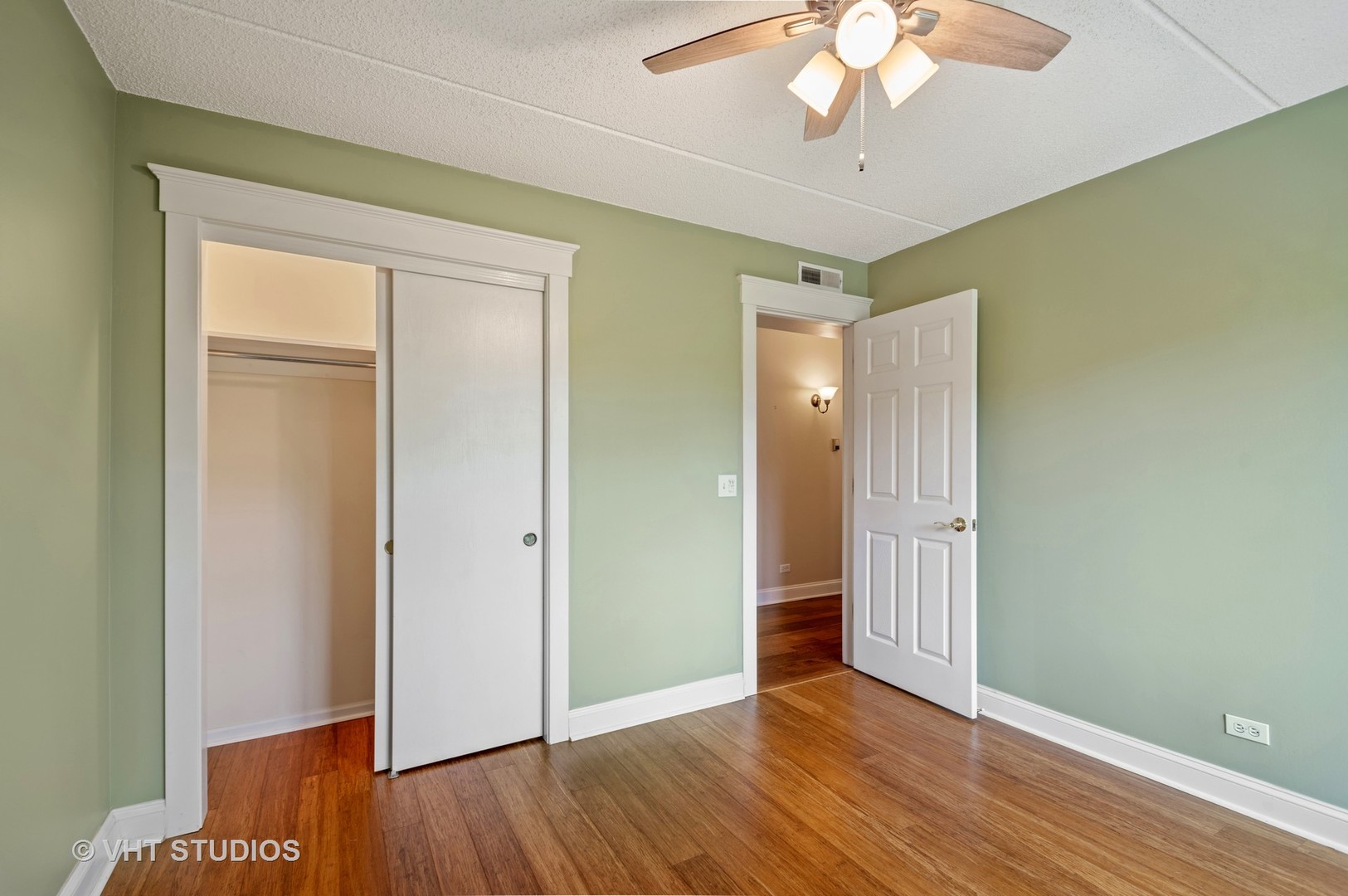 5225 North Riversedge Terrace, Unit 303 Chicago, IL 60630 - Photo 12 of 16