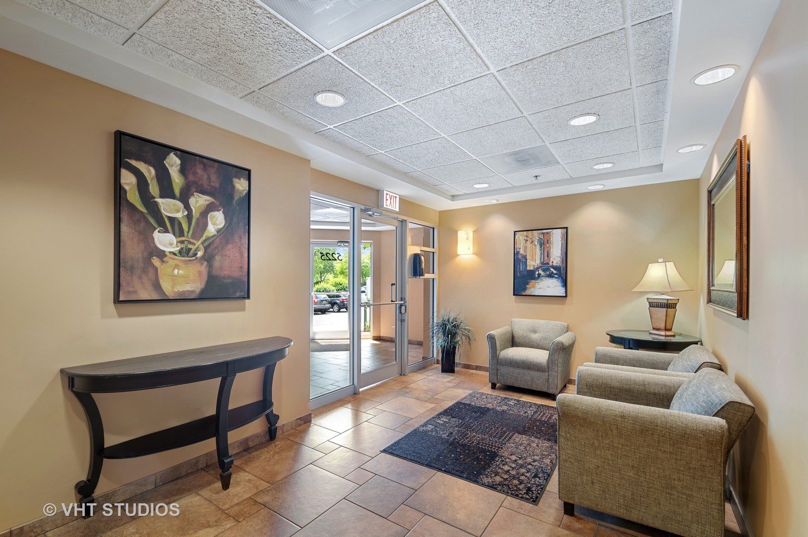 5225 North Riversedge Terrace, Unit 303 Chicago, IL 60630 - Photo 3 of 16
