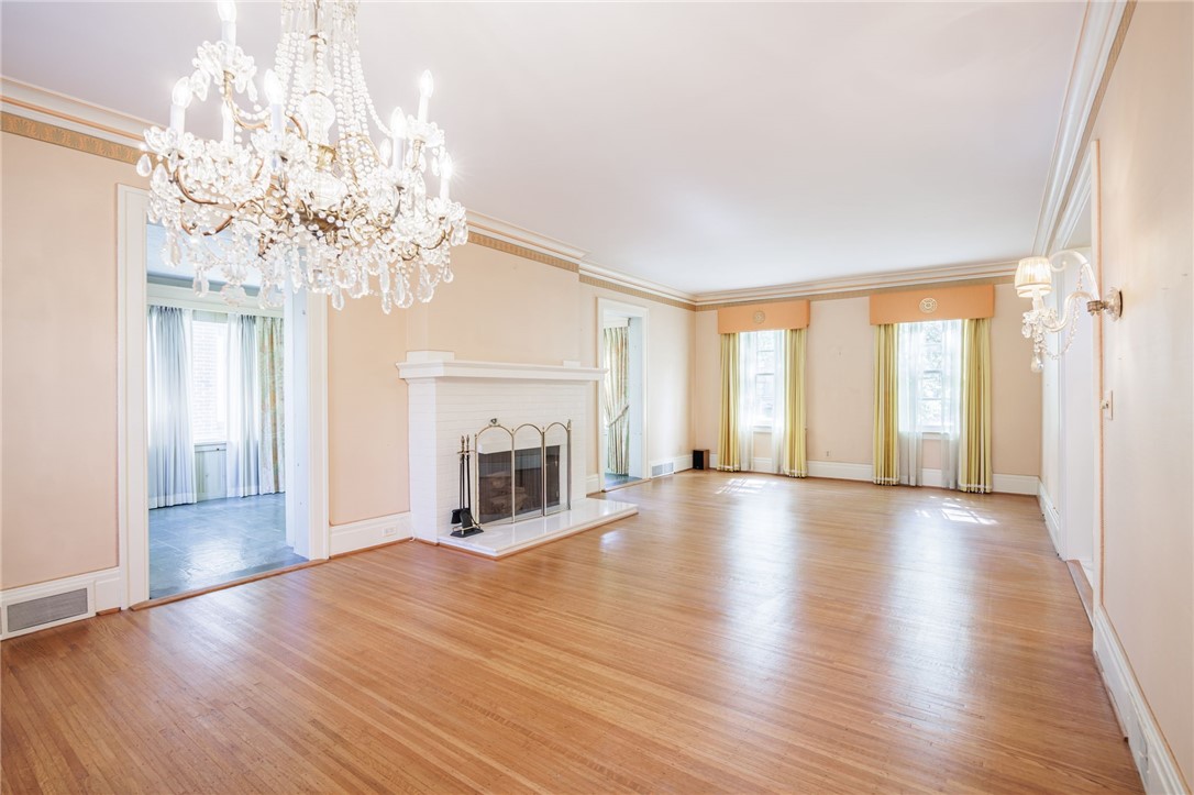 389 Yarmouth Road Rochester, NY 14610 - Photo 9 of 50