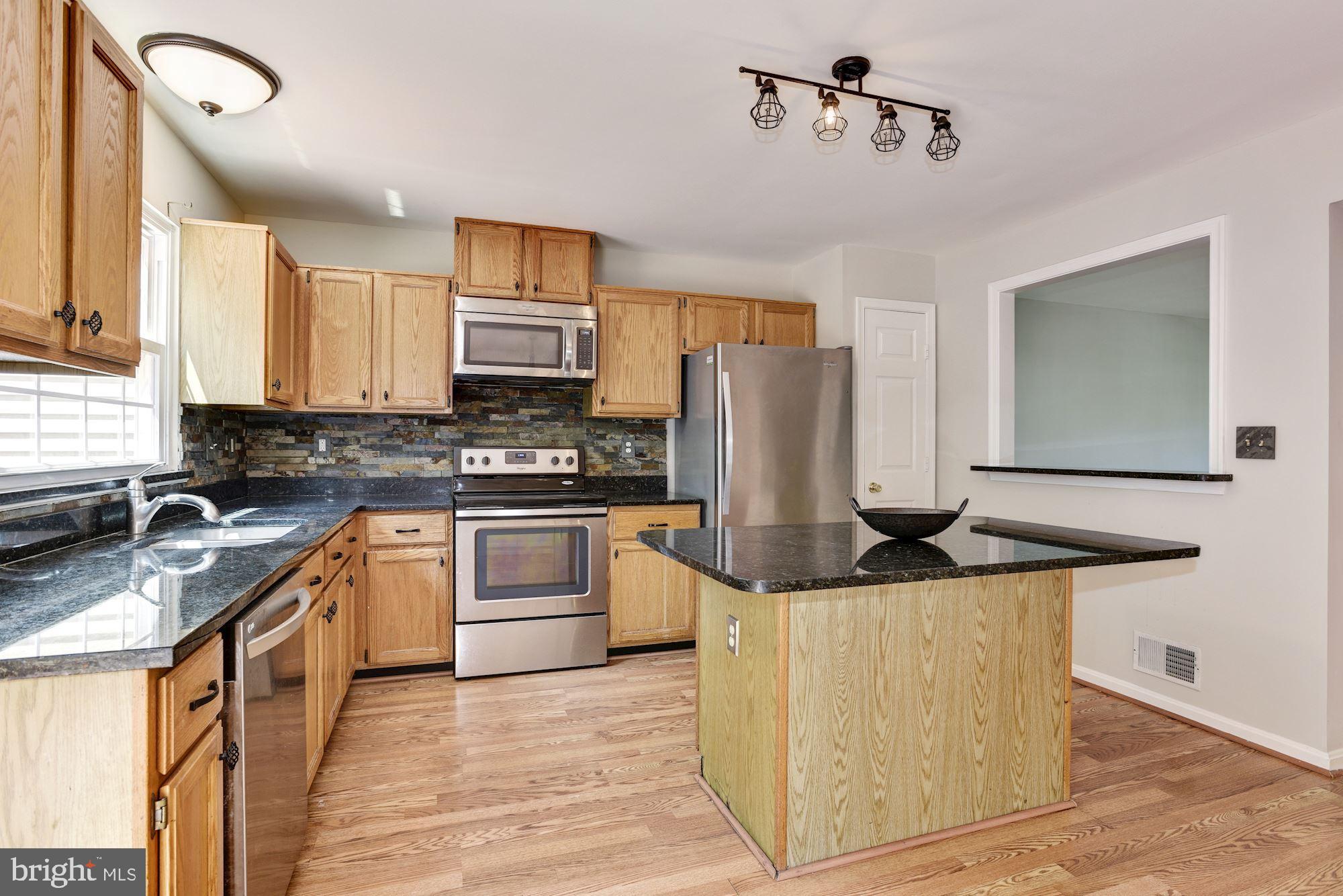 Eat-In Kitchen | Stainless Steel Appliances