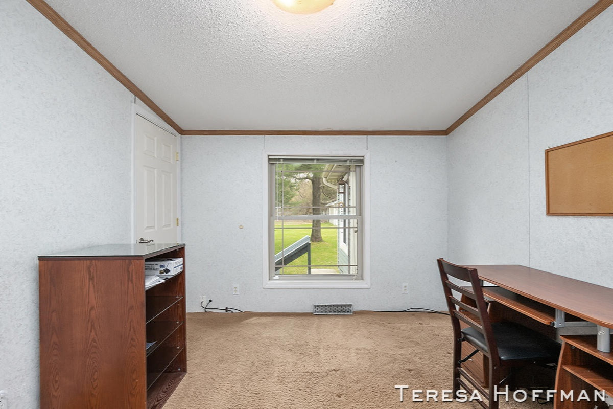 10700 North Federal Road Howard City, MI 49329 - Photo 11 of 20 IMG_1010