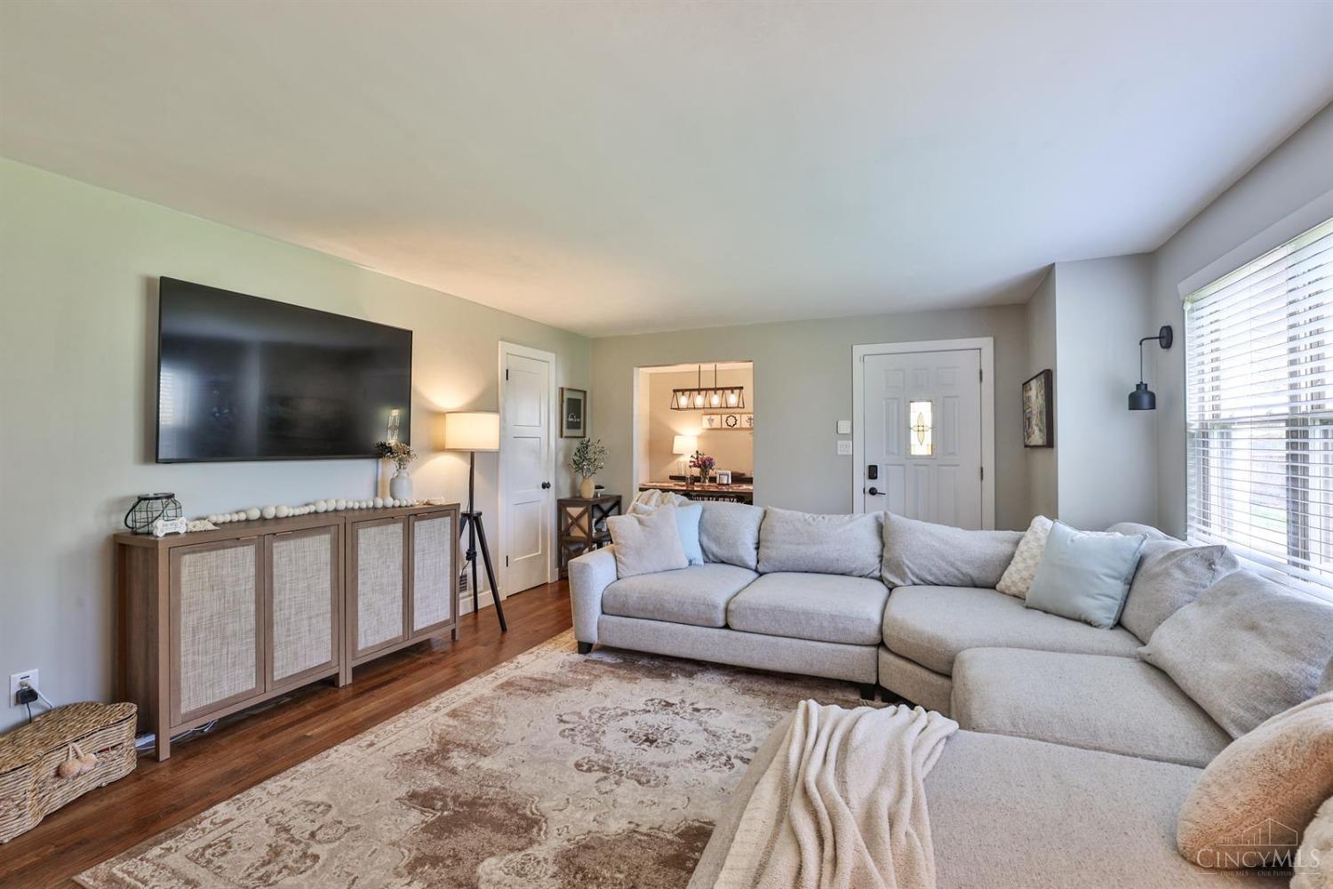 10748 Plainfield Road Sharonville, OH 45241 - Photo 8 of 28