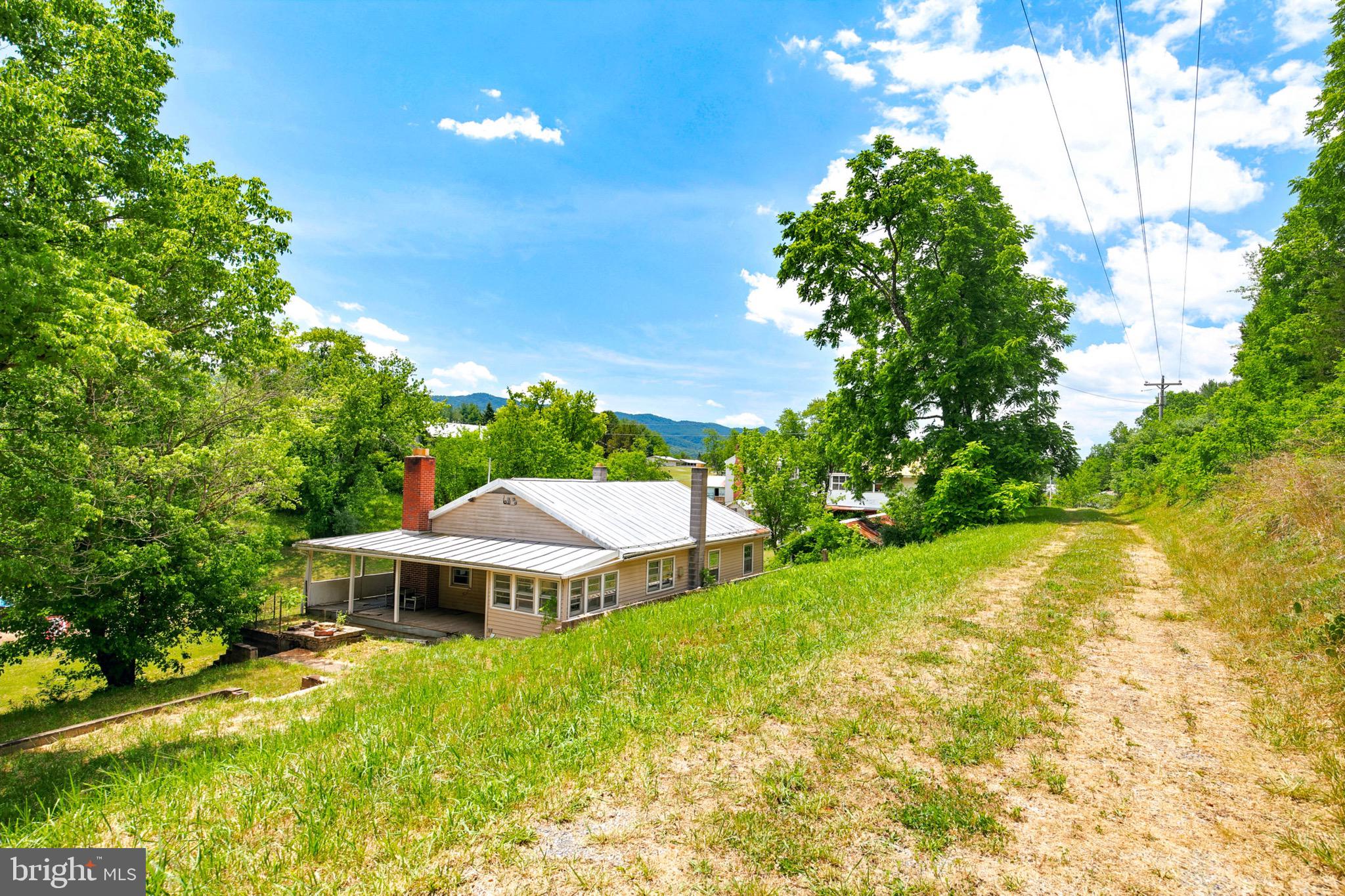 7211 Fort Valley Road Fort Valley, VA 22652 - Photo 4 of 49