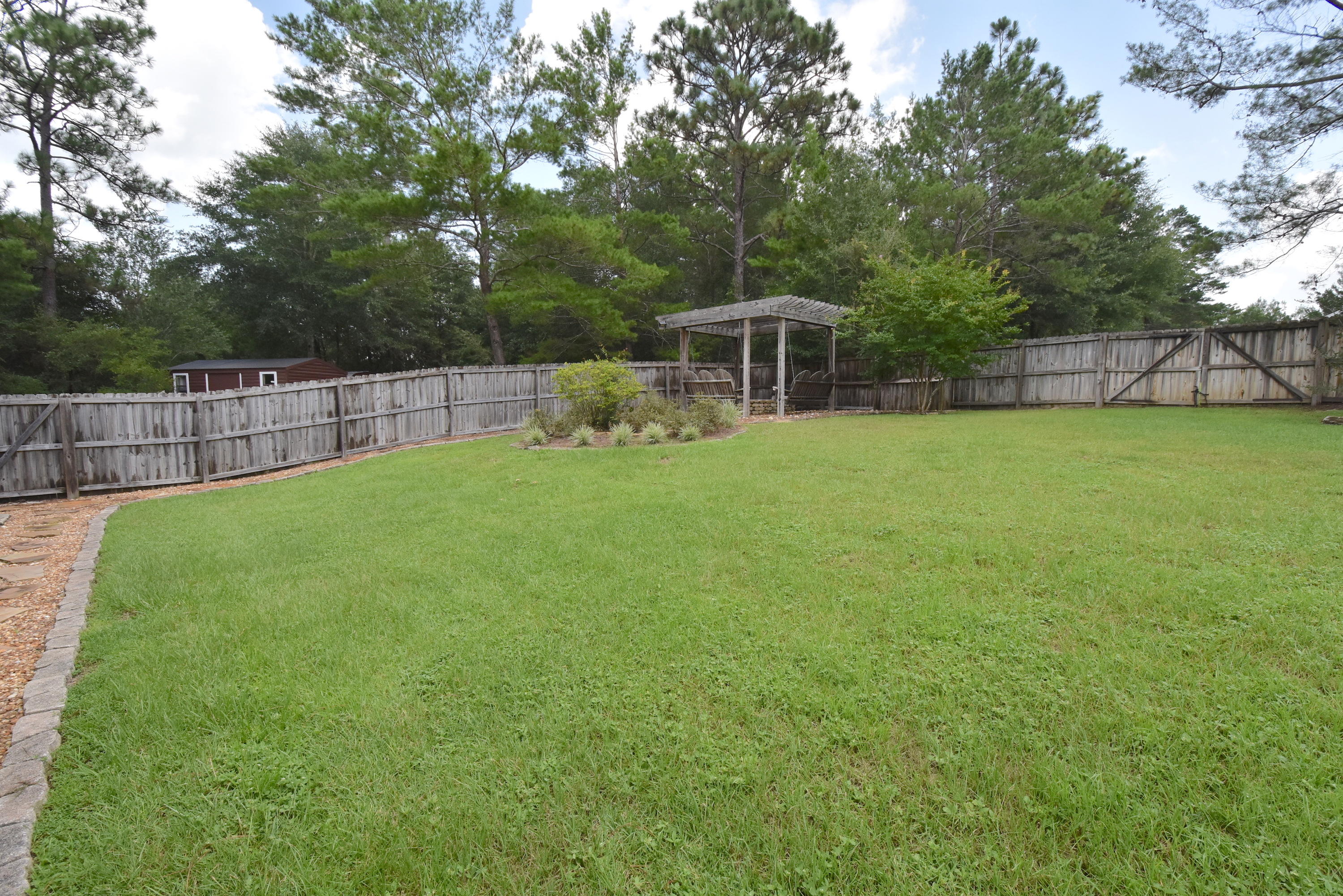 6000 Gagnon Road Crestview, FL 32539 - Photo 47 of 51 a view of a garden