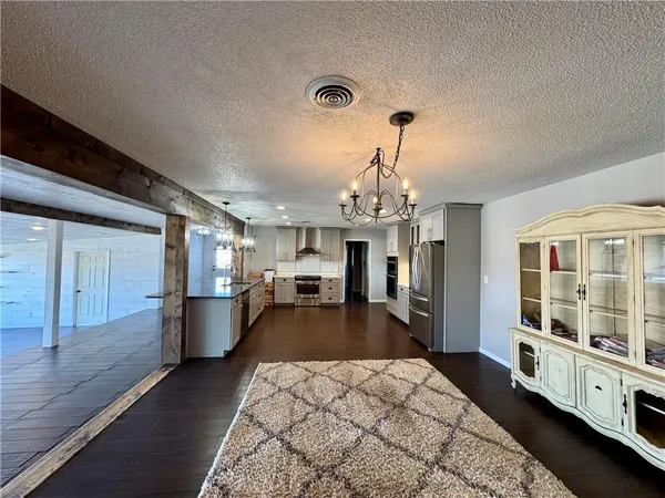 $499,000 | 5120 Southwest 10th Street, Columbus, KS 66725